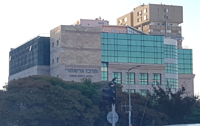 
						מרגוע חיפה – בית אבות בחיפה כניסה					