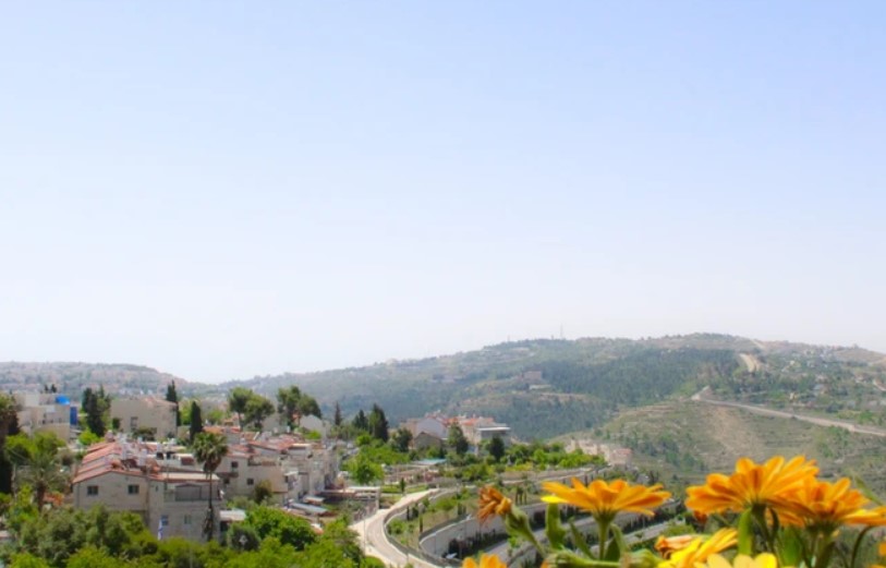 
						בית הורים קרית מנחם – בית אבות בירושלים חצר					