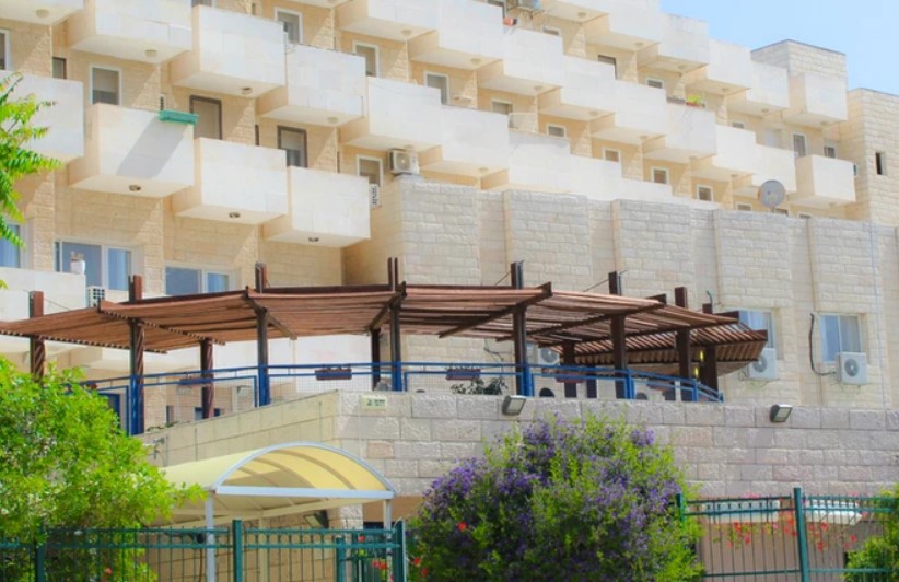 
						בית הורים קרית מנחם – בית אבות בירושלים חדר אוכל					