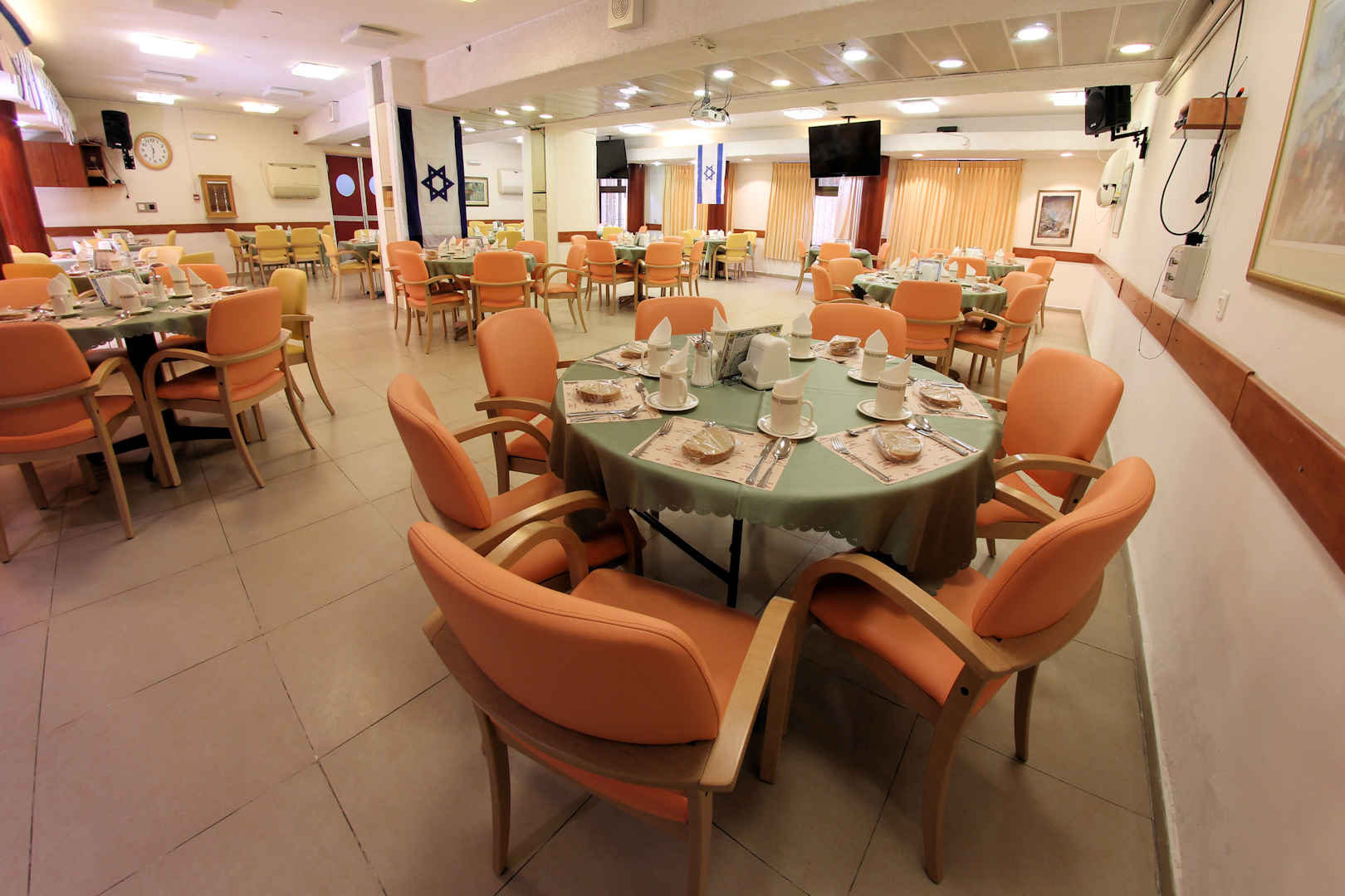 
						בית ברט – דיור מוגן דתי-לאומי בירושלים חדר אוכל					