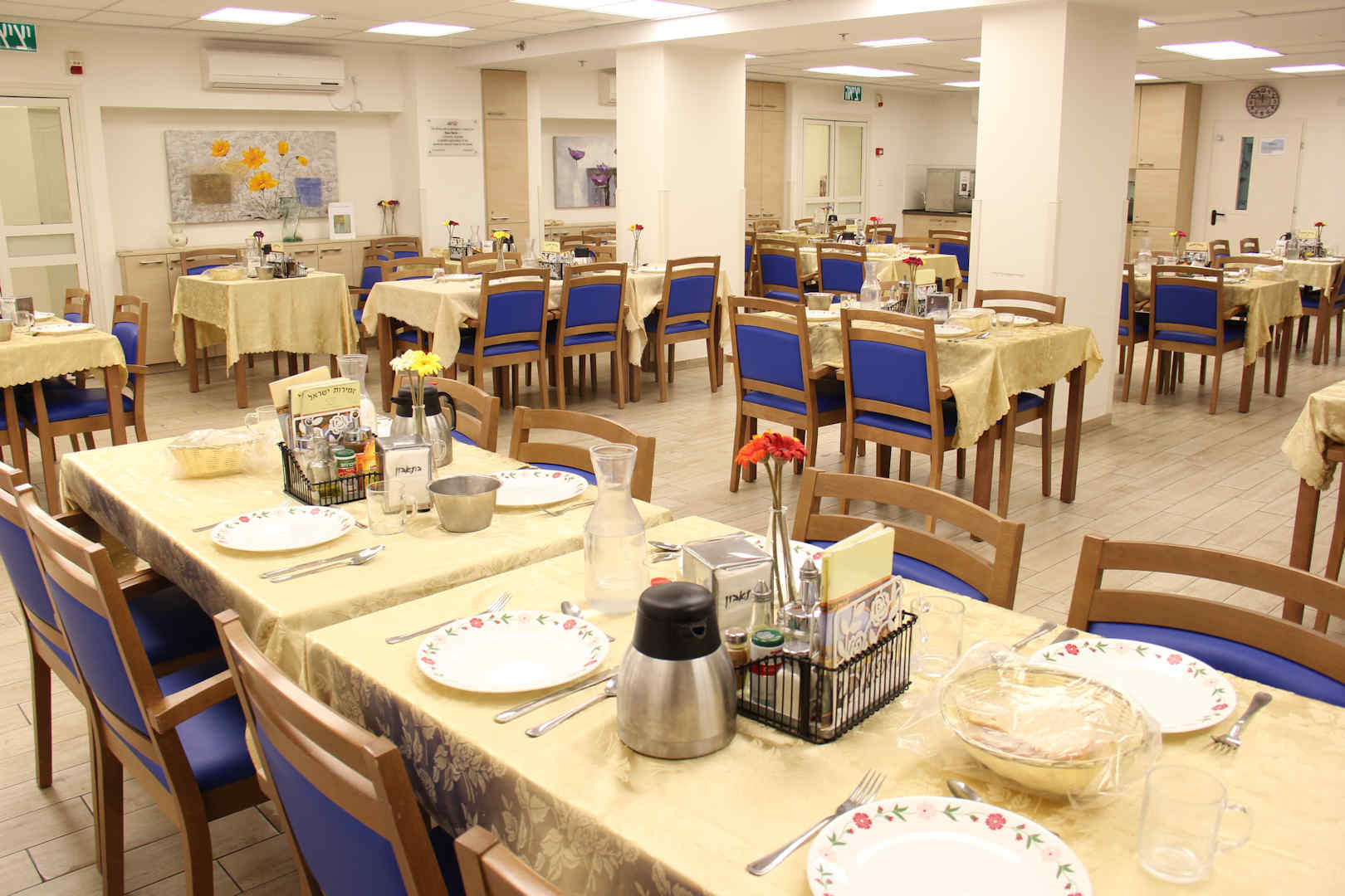 
						בית ג'ני ברויאר – דיור מוגן דתי-לאומי בתל אביב חדר אוכל					