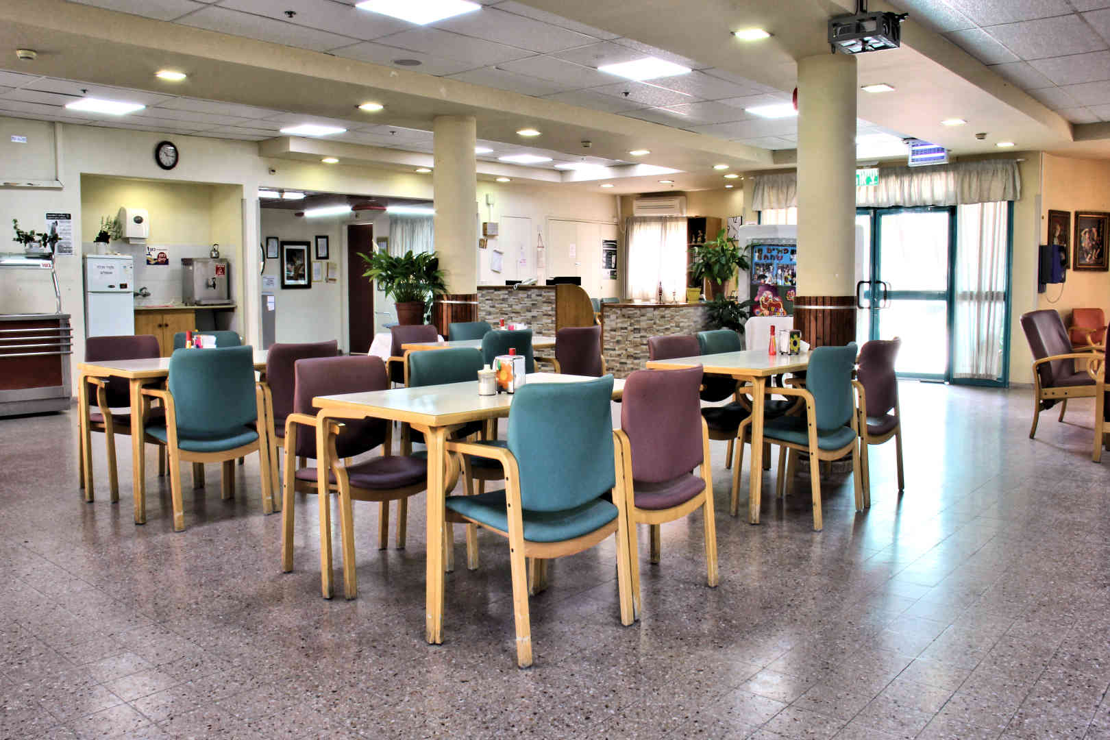 
						המרכז הרפואי "שהם" – מרכז גריאטרי בפרדס חנה-כרכור חדר אוכל					